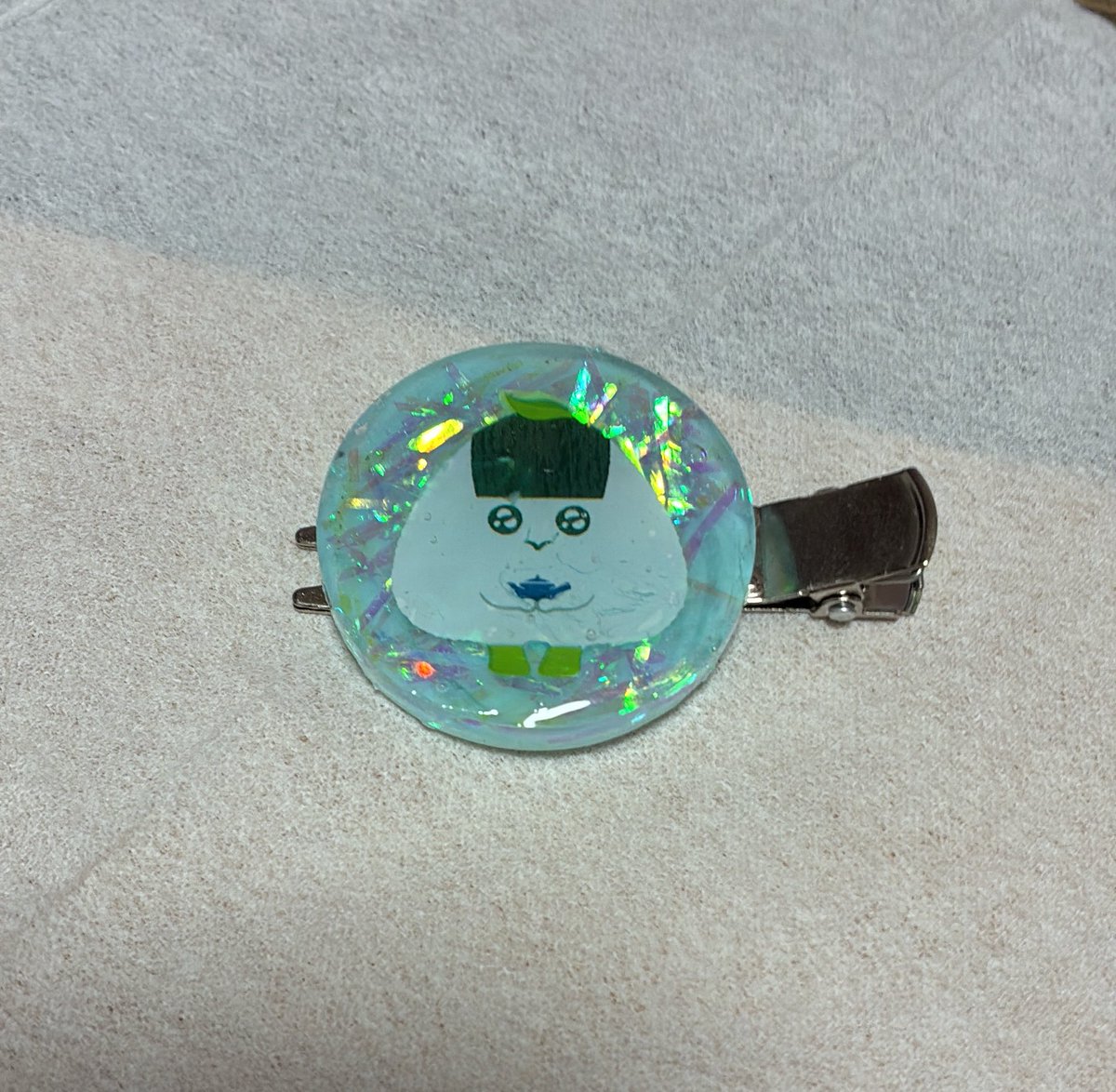 kooshihikari's tweet photo. 最近綾鷹のパッケージに居るあの子がかわいすぎて前髪クリップにしました。 https://t.co/Dy57i08eTI