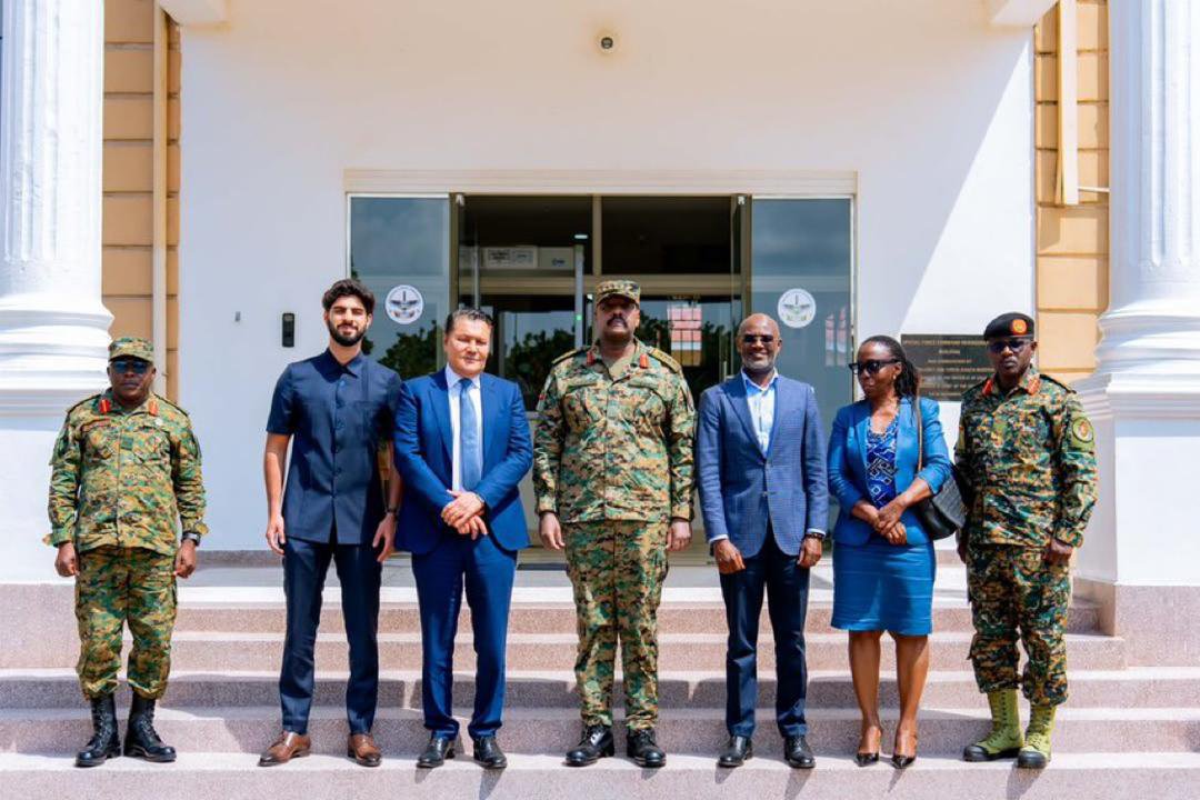 AshaNamukasa's tweet photo. I'm guessing we are about to see big changes at NMG. CDF just met his big bro Ruto's bestie and owner of the NMG group.

Interesting times ahead. https://t.co/kTKQF0UGkT
