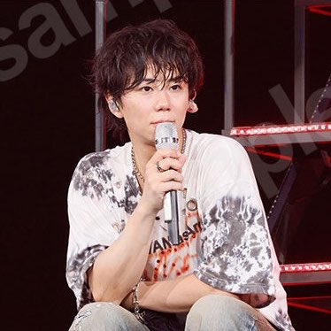 mitsuuuuu_25's tweet photo. やっぱ前髪ありみつが大好き！！！！
北山担じゃない職場の人からも絶対前髪ありがいいって言われたよ！！！！！！！
前髪くださーーーーい！！！！！！ https://t.co/dp4a7oMkG6