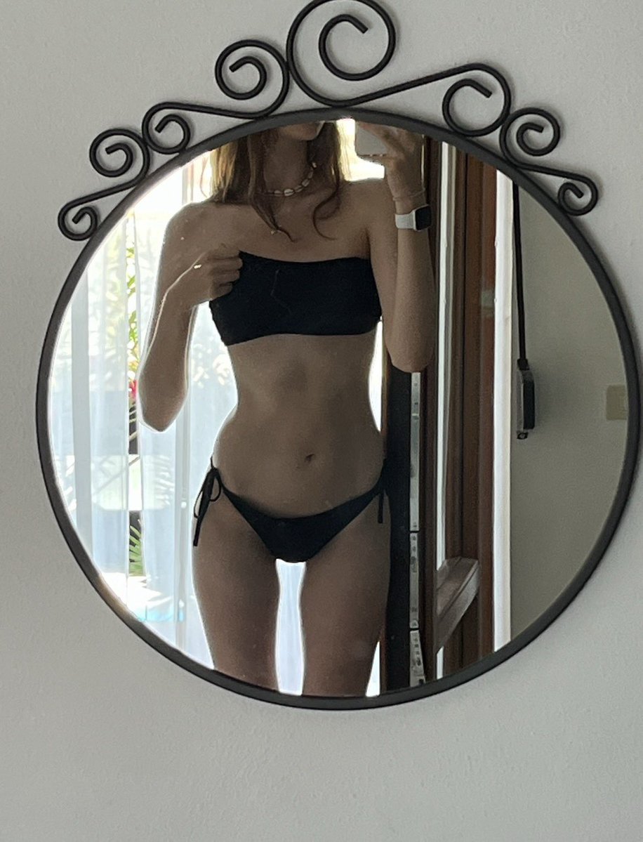 mossteacup's tweet photo. I miss my bmi 17 body 💔 this is my goals rn https://t.co/HVADSWT3uK
