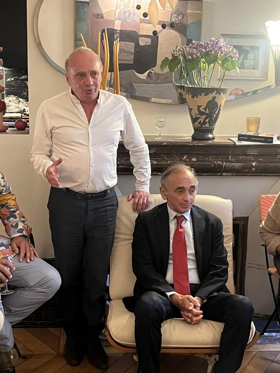 philippecuigna1's tweet photo. Avec @knafo_sarah et @LisnardDavid devant 200 patrons du mouvement Ethic au déjeuner.
Et le soir avec @ZemmourEric et ses soutiens entrepreneurs.
@Reconquete_off met en place son programme économique pour la Présidentielle…
La suite le 3 Septembre ! https://t.co/qjxQ8b75gg