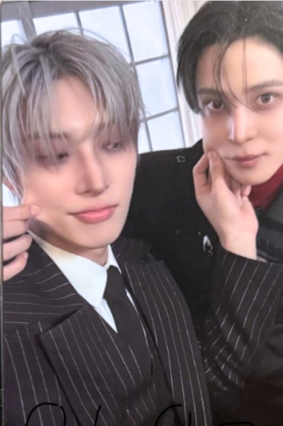 tiramingicake's tweet photo. the contrast between mingi gently pinching yunho's cheek and yunho pulling mingi's skin skkskekdjsk 😭 https://t.co/zVv4Gj4JJV