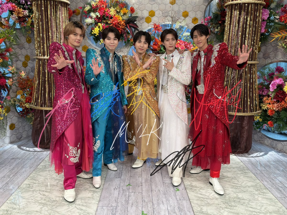 fns_kayousai's tweet photo. M!LK の皆さん
ありがとうございました🍼

📢 み！るきーず の皆さーん！

#️⃣#FNS歌謡祭夏 をつけて
感想をどしどし
つぶやいてください🥛‼️

このあとも
宝塚歌劇団 花組の皆さんと
♪#好きすぎて滅！ を
豪華コラボ披露していただきます✨

#MILK
#みるきーず
🩷💙❤️🤍💛 https://t.co/Z4qpBCID7q
