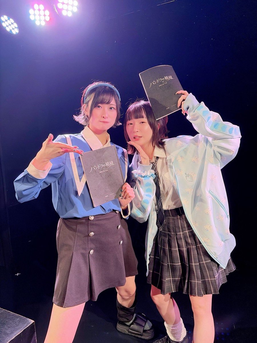 sakii_matsuda's tweet photo. #サインラフ

リエ役 飯田里穂さん🍀
渡辺役 夢望めいちゃん☁️
渡辺役 松城凜ちゃん✏️
渡辺役 安川摩吏紗さん♦️ https://t.co/rXnWV9DSoY