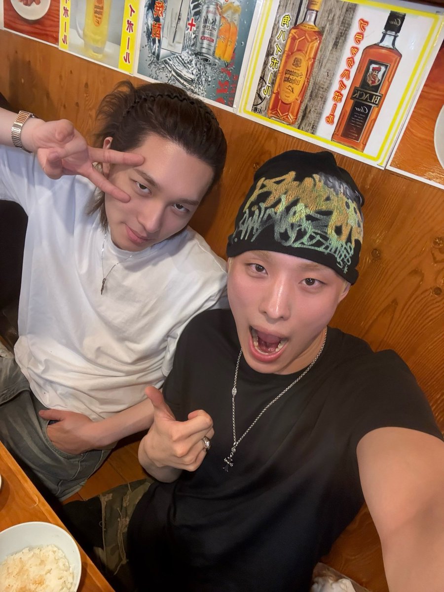 ewinothere's tweet photo. foodie taeng hyping up his headband bc he’s so excited to eat https://t.co/XdEnqQyfG9