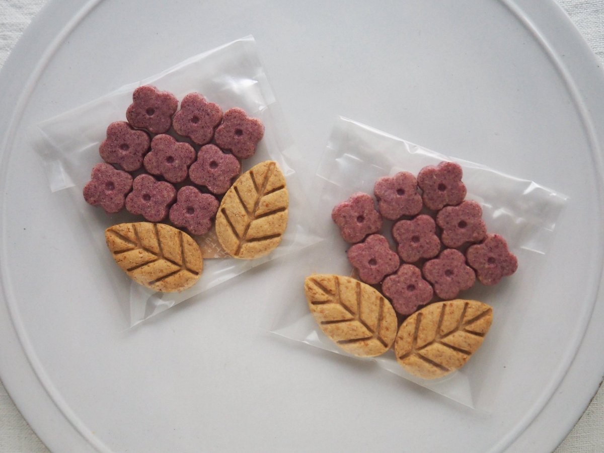 可愛すぎて食べるのが勿体ないので、お花ひとつずつ食べることにしたの