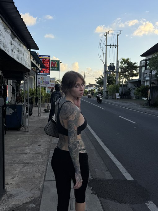 Sasha Beart - 4 pic. Changu, Bali https://t.co/NmRnXUaaWz