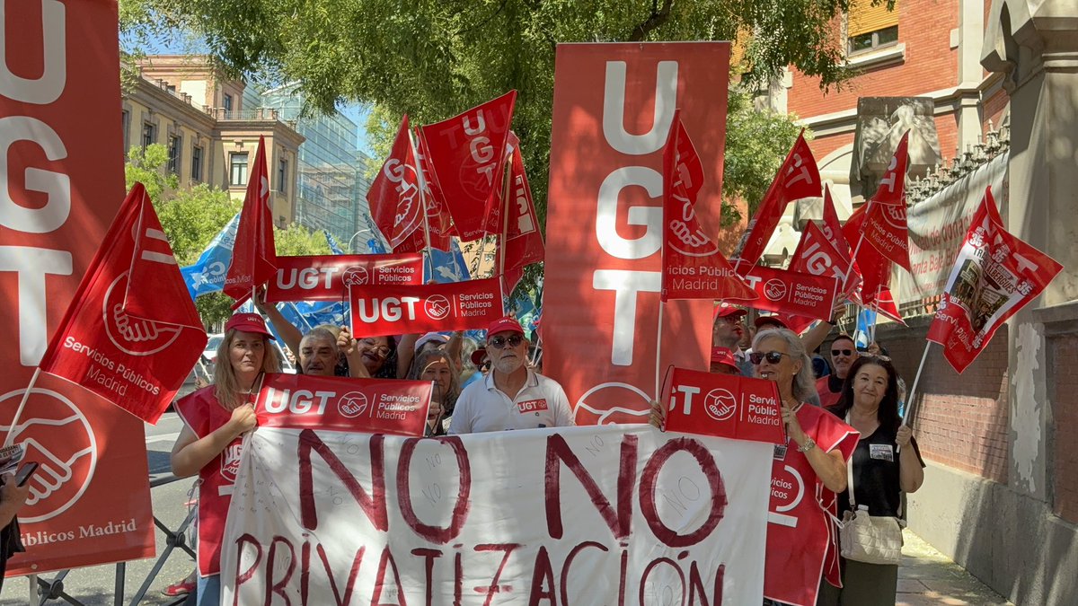 UGTMadrid's tweet photo. 📢 Cada vez queda menos de lo público.

Ahora, la Comunidad de Madrid pretende privatizar la gestión de los albergues públicos.

#UGTMadrid se concentra para defender unos servicios públicos de calidad, por nuestro futuro ‼️🚨

#AlberguesPúblicos #ServiciosPúblicos @ugtspmadrid https://t.co/bDY33Uyoqc