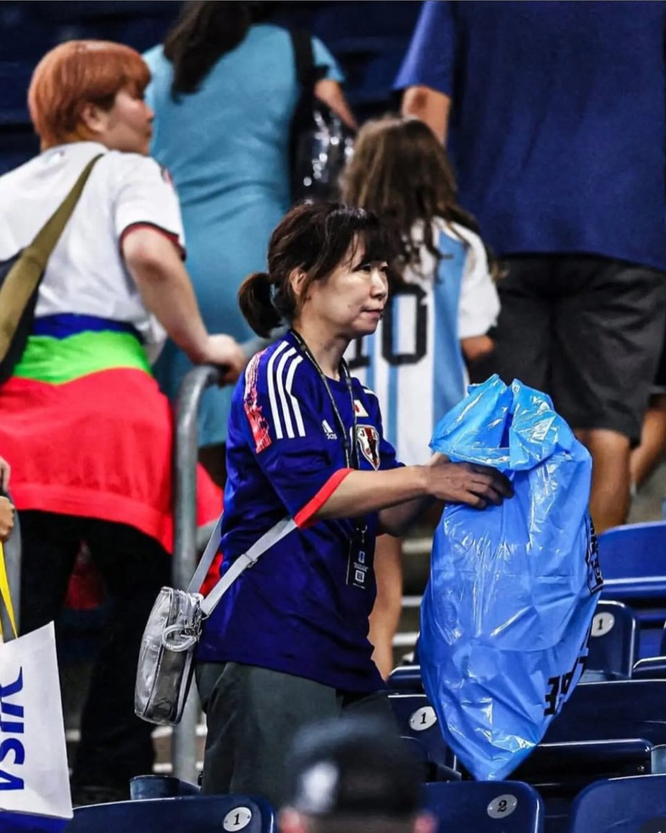 Vitor_ito's tweet photo. 子どもの頃はブラジルで育ったからこそ思う👇🏻
日本に住んでいると、こういう光景がいつの間にか当たり前になってしまう。
でも世界では、全然当たり前じゃない。
この文化は、本当にすごいと思う👏🏻🇯🇵 https://t.co/ecO2lxGpOA