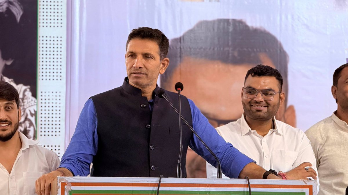 INCMP's tweet photo. प्रदेश कांग्रेस कार्यालय में मध्यप्रदेश युवा कांग्रेस की प्रदेश कार्यकारिणी की बैठक में "छात्रों की गूंज" अभियान एवं आगामी संगठनात्मक गतिविधियों को लेकर चर्चा की गई.  

बैठक में युवाओं को पूर्व मुख्यमंत्री श्री दिग्विजय सिंह जी, प्रदेश कांग्रेस अध्यक्ष श्री जीतू पटवारी जी, मध्यप्रदेश युवा कांग्रेस प्रभारी शिवी सिंह चौहान जी, सह प्रभारी रूपेश भदौरिया जी, युवा कांग्रेस प्रदेश अध्यक्ष यश घनघोरिया जी, प्रदेश उपाध्यक्ष श्री अभिषेक परमार जी ने संबोधित किया.