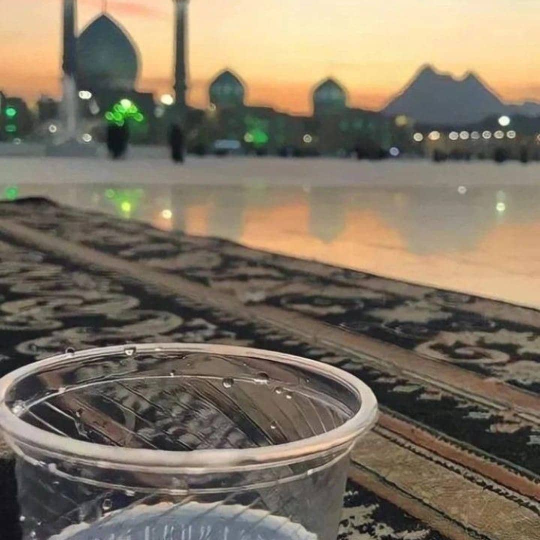 HelabiKhaled's tweet photo. *«عَــلَــيْــكَ بِــحُــسْــنِ الًٕظَّــنِّ فِــي الـلـهِ دَائِــمًــا،*
*فَــلَــيْــسَ لِــغَــيْــرِ الـلـهِ نَــهْــيٌ وَلَــا أَمْــرٌ.» ✅*
> *الــرَّافِــعِــي*📚 https://t.co/zT68B9elGE