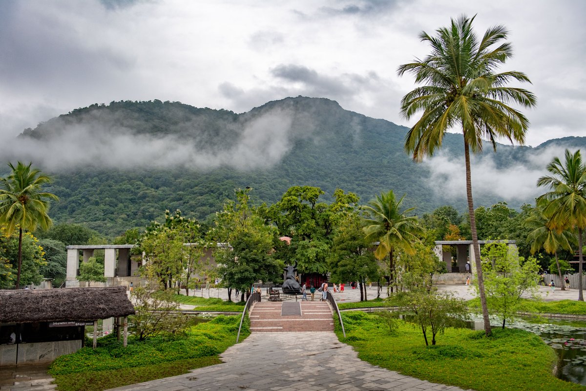 ishafoundation's tweet photo. The Velliangiri foothills hold Isha Yoga Center Coimbatore in a gentle embrace in the morning. https://t.co/remfjnb4Bj