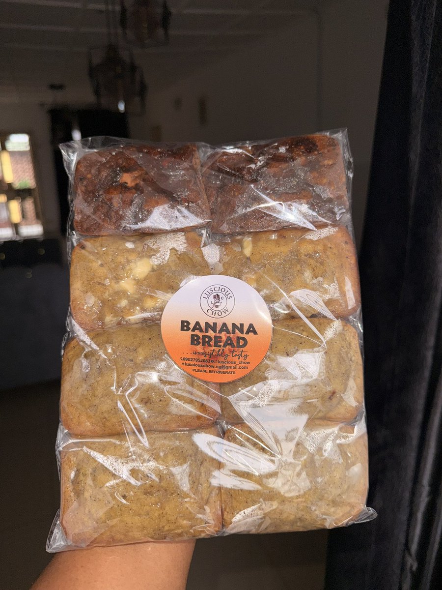 adaezennaji_'s tweet photo. Set of 8 yummy mini banana breads fresh out of the oven and packed for a chowper 😁🤭
Price: 16,400

@luscious_chow https://t.co/sVJsxKl9df