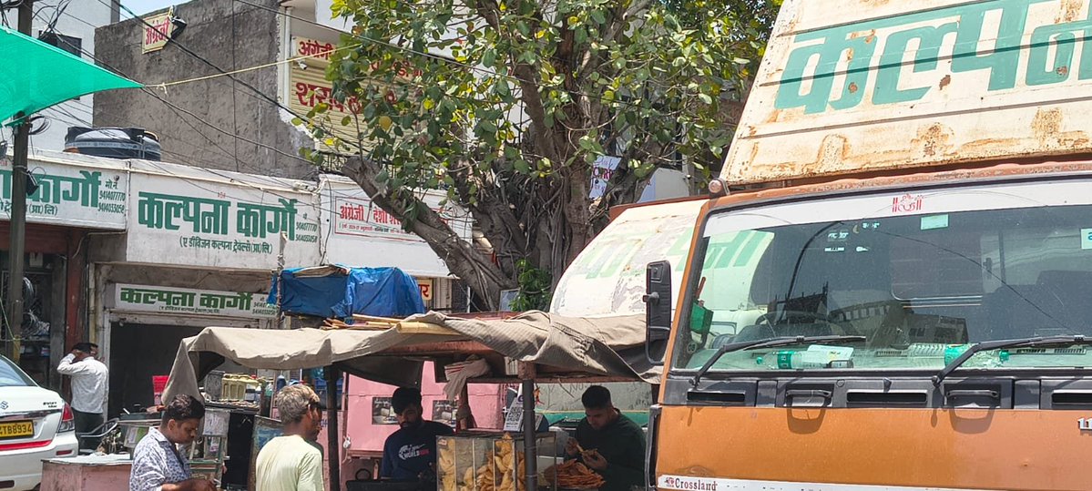 SrinivasDubey's tweet photo. @Swachh_Jaipur @jawaharbedam @RajCMO @jdajaipur @jpr_traffic @DrPremBairwa अभी तक यथास्थिति कायम है, क्या कल्पना कार्गो के प्रभाव से प्रभावित हैं जयपुर के समस्त कार्यकारिणी विभाग और @jpr_traffic, संज्ञान लेकर तत्काल कार्यवाही करें https://t.co/F4TnrcgmB0