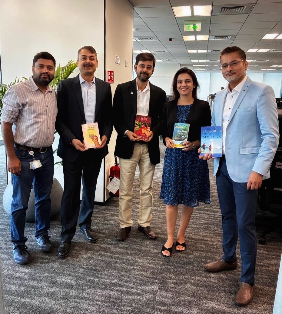 Imjyoti5's tweet photo. From pages to boardrooms…proud to see my #books reaching the hearts of one of India’s leading corporate and technology hubs, Hyderabad!
#Aanandi #SpectrumAndBeyond #AroundTheWorldThroughMyLens https://t.co/4UQE3dh7AC