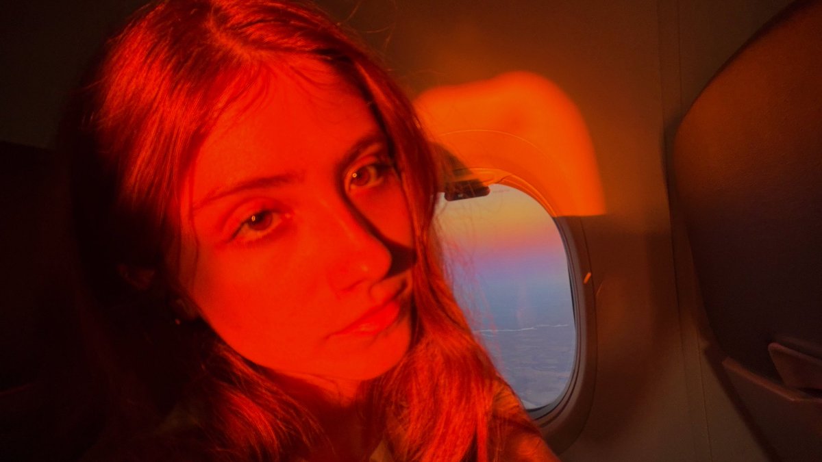sofiaespanha's tweet photo. feliz pois consegui ver um nascer do sol LINDO no avião https://t.co/009QjOpmiR