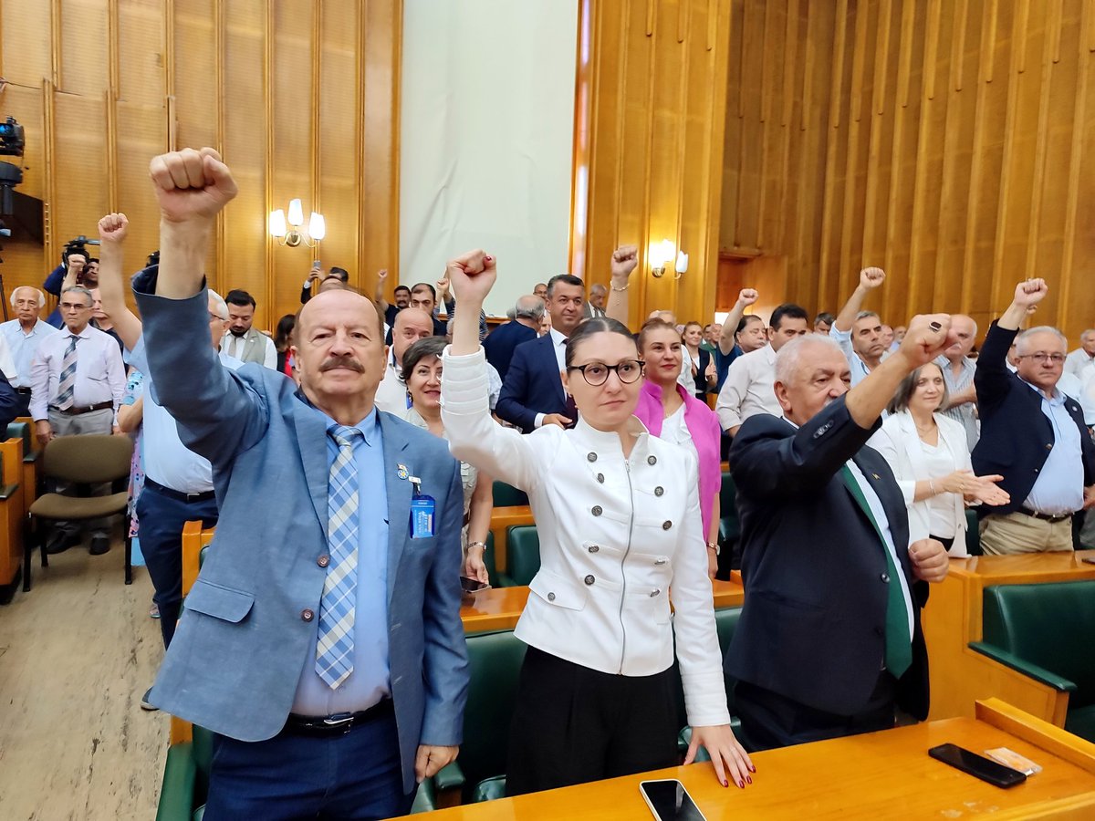 iyiparticanka's tweet photo. TBMM Grup Toplantımıza Çankaya İlçe Başkanımız Sn. Özge ÖZBELEN, Yönetimimiz ve Gençlerimizle katılım sağladık. 
Güneş Çankaya'dan doğar ☀
#BayrakAltına 

@MDervisogluTR 
@OsmanErturkOzel 
@Ozturkdenizli 
@YenerYILDIRIM06 
@ozgeozbelen https://t.co/elYQQI9049