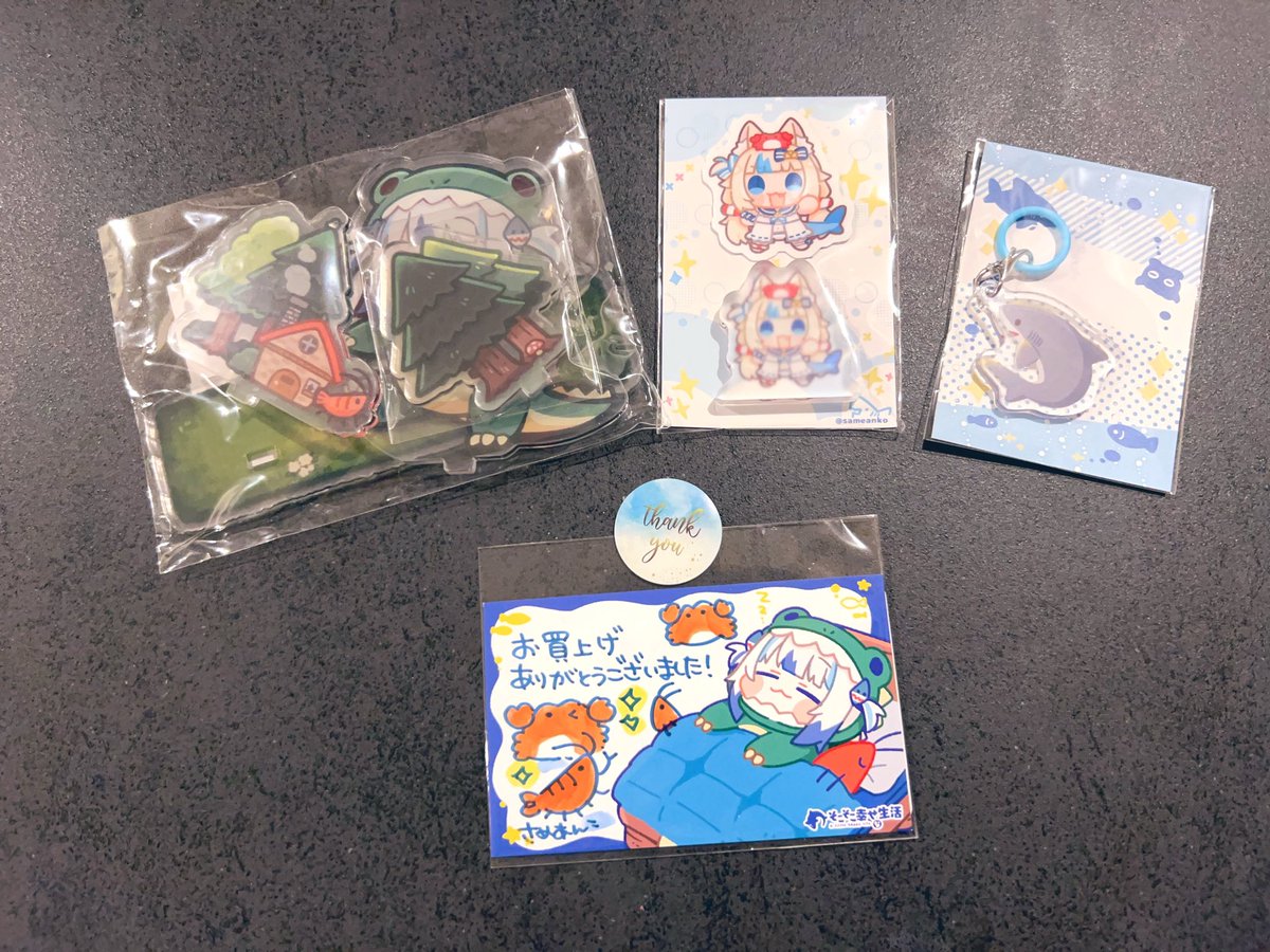 s_same2's tweet photo. ホロクル行ったのにじゃんけん大会白熱して追加で買うの忘れてて通販で買えてよかった🥺
さめあんこ先生の描く子達は
みーんな可愛いなぁ🦈✨ https://t.co/3vvTNoFpCV