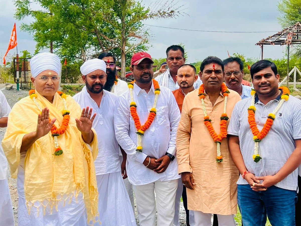 devkarsaheb's tweet photo. आज परम पूज्य गुरुदेव संत श्री असंग देव जी के पावन सान्निध्य एवं आशीर्वाद से सद्गुरु मानव सेवा असंग आश्रम द्वारा संचालित गौ सेवा धाम का शुभारंभ हुआ।

गौ सेवा भारतीय संस्कृति, करुणा और लोककल्याण का जीवंत प्रतीक है। https://t.co/pfqdTdi1fy