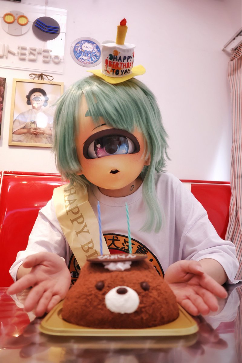 BiBiBi_Bib's tweet photo. お誕生日のお祝いの時に
かみばくん( @kamiba555 )が撮ってくれた写真！

#単眼の日
#ちもさんフレンズ https://t.co/hTYdKImyj9