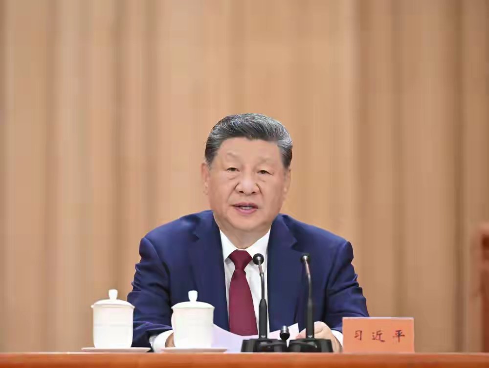 littleH00's tweet photo. 庆祝中国共产党成立105周年大会7月1日上午在北京人民大会堂隆重举行。中共中央总书记、国家主席、中央军委主席习近平向“七一勋章”获得者颁授勋章并发表重要讲话。 #习近平 #中共105周年 https://t.co/3RQZ0H8t26