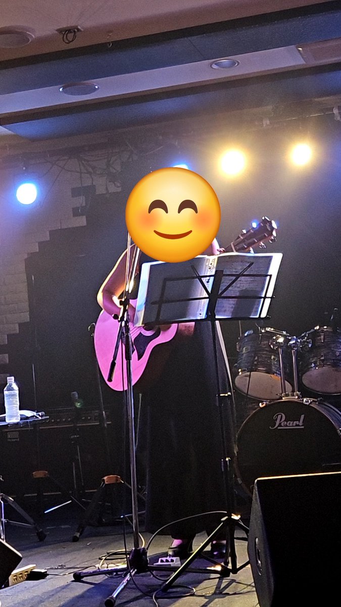 yorozuya_gakuto's tweet photo. 7月。
昨夜はフートロック。
あいみん。とTTM はづきちゃんのステージ見て来ました🎸
あいみん。はまだまだ荒削りですが、強いメッセージと思いが伝わるステージ！

TTM はづきちゃんは1音一語一句に心こもってるのが伝わるし、やっぱ良いステージは美しいね✨

心熱くなる二人のステージでした！ https://t.co/CRz8gfOmBD
