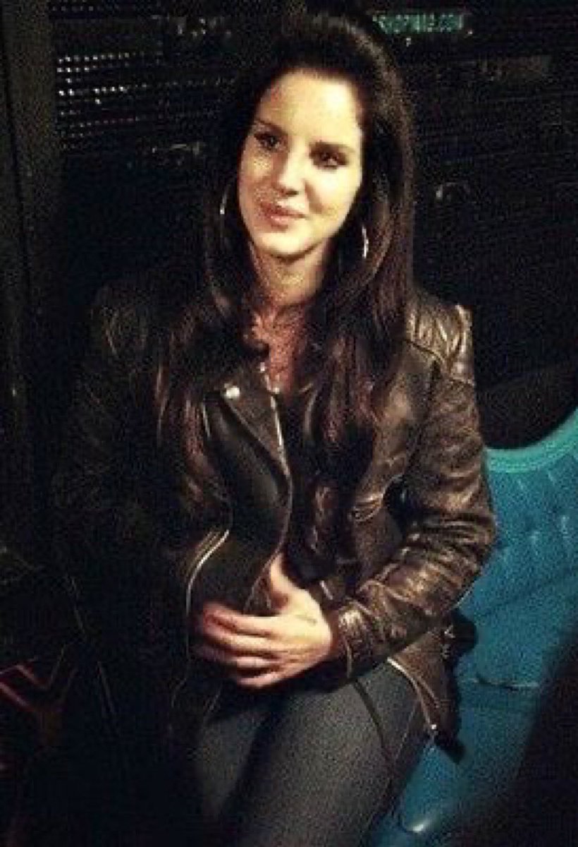 Archive_LDR's tweet photo. Could you guess when this picture was taken? https://t.co/mHLARaMp3g