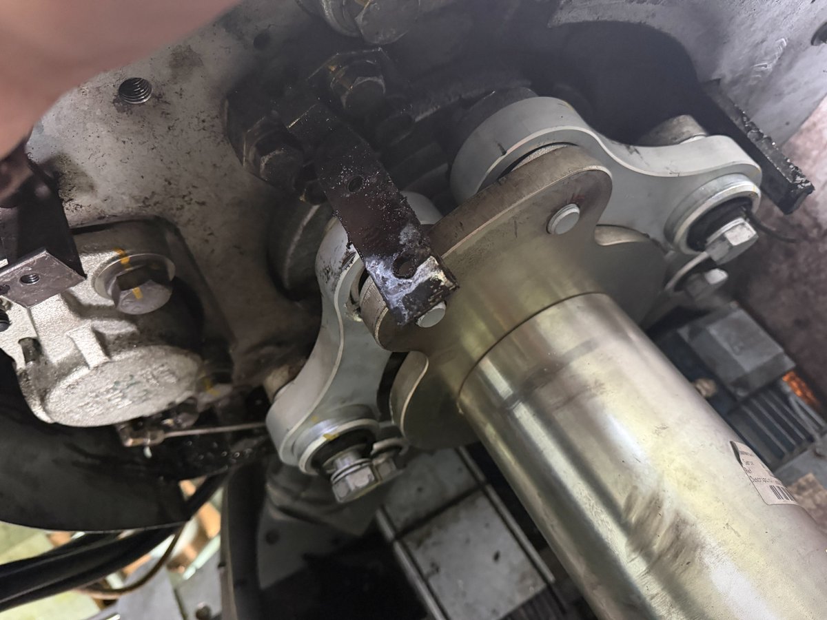 rango_solutions's tweet photo. Prevention starts with inspection. ⚙️

Borescope inspection carried out at Yerga Wind Farm, assessing critical internal components to detect early signs of wear and support smarter maintenance planning.

#WindEnergy #Borescope #PredictiveMaintenance #Renewables #RANGOSolutions https://t.co/v1VOuDrhcx