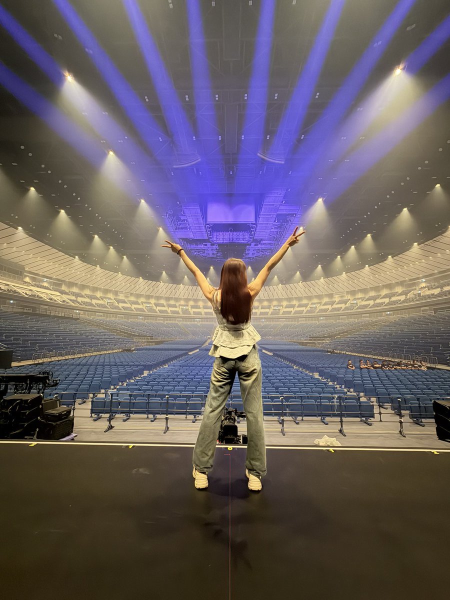 Kyoka_Tanaka's tweet photo. 6/27
『TOSHIKI KADOMATSU 45th Anniversary Live』
終演いたしました。

大好き大尊敬なみなさんと
お祝いできた 角松さん45周年🔥

最っっ高の景色でした。✈️
ここに戻ってくることが出来て本当によかった！

ありがとうございました！

#角松敏生
#MILAD3 https://t.co/0vXZGI7JCE