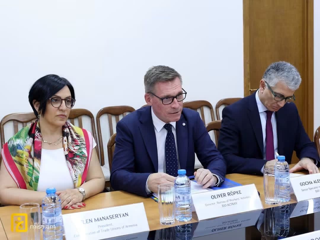 ILOACTRAV's tweet photo. Constructive exchange with Armenia’s Minister of Labour and Social Affairs, @ArsTorosyan, and CTUA President Elen Manaseryan on advancing labour reforms, strengthening trade union rights, and deepening social dialogue in Armenia.

ACTRAV Director @OliverRoepke encouraged the early ratification of @ilo  Convention No. 193 on Decent Work in the Platform Economy, highlighting the importance of ensuring decent work and labour protection in the digital age.
