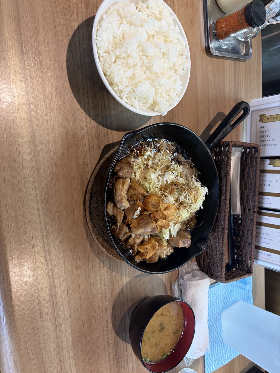 59Gtb's tweet photo. 白石ガーデンプレイス横にある美味しそうなトンテキのお店に行ってきました。

ソースはウスターソースにしました。

もうほんと美味しゅうございました🤤

次は別ソースで食べたい
辛口ハバネロウスターソースかバター醤油食べたい

#サッポロトンテキ白石店 https://t.co/Dzv2PqMQEG