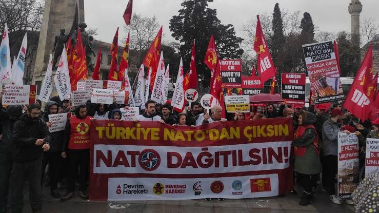 YolculukHaber13's tweet photo. 🔴 NATO karşıtı eylemlerin yasakladığı illere Bolu'da eklendi. Böylece NATO'yu protesto etmek toplamda 11 ilde yasaklanmış oldu

14 güne varan süreyle yasaklı ilan edilen iller: Ankara, Eskişehir, Mersin, Karabük, Adana, Bolu, Niğde, Konya, Sakarya, Elazığ ve Antalya'dan oluşuyor https://t.co/nNKtR9Dyai