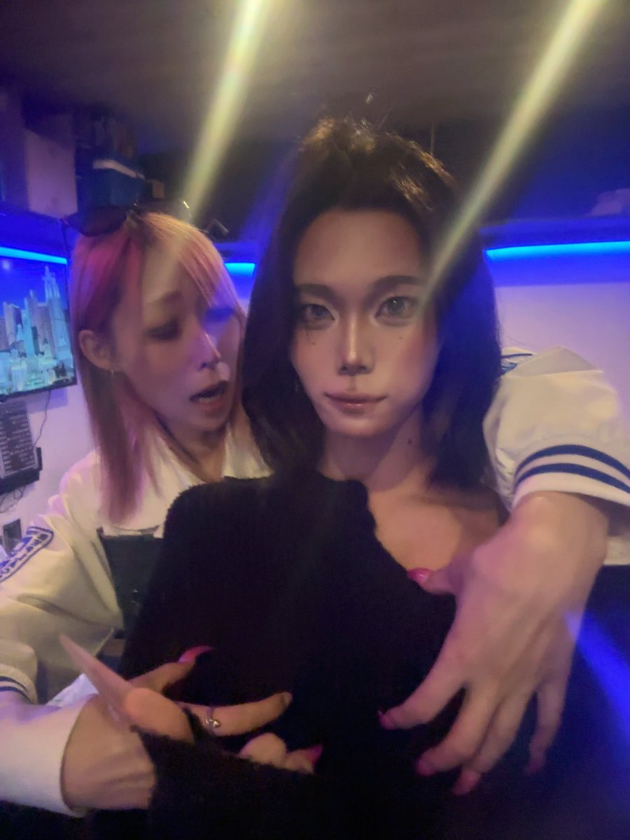 soami1766's tweet photo. ゆないとオープンしてます(*^^*)
ロゼｻﾝとゆうきママで5時までお待ちしてますよん✌️(❁´ω`❁)
胸なしラストよ〜
@baryunite @nefu_rose https://t.co/Lh7SnDEkdR