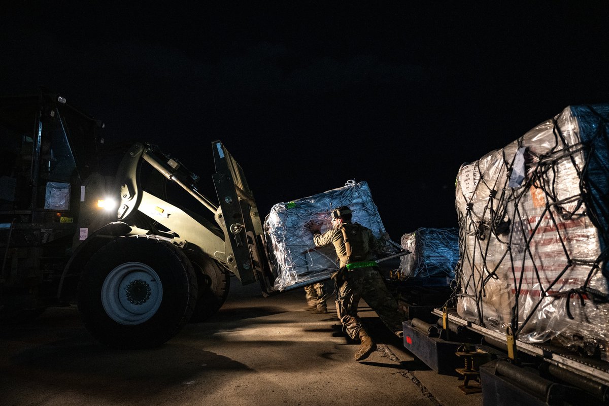 StateDept's tweet photo. One week since the earthquake in Venezuela.

In the face of unimaginable loss, we've witnessed extraordinary courage, resilience, and compassion. As Venezuelan communities continue to heal, the Trump Administration remains committed to supporting those affected and working alongside our partners to help families reunite, deliver assistance, and bring hope where it's needed most.

We're united in prayer for everyone whose lives have been forever changed. 🇺🇸🇻🇪