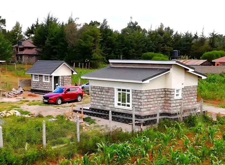 CPM_Mutuse's tweet photo. Nataka tu nyumba simple ya kunza maisha pale nje ya town ama village home 
Ndio hii sasa, budget ya Mkulima mdogo. https://t.co/0TD5XQ6BQh