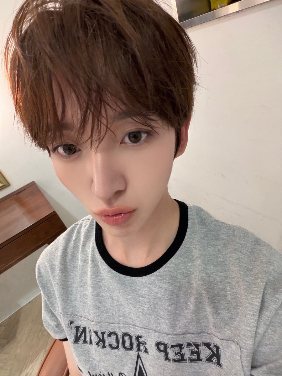ddonggmany's tweet photo. 입술만보인다는그런나쁜말은 ㄴㄴ https://t.co/sRSUs9tHxa
