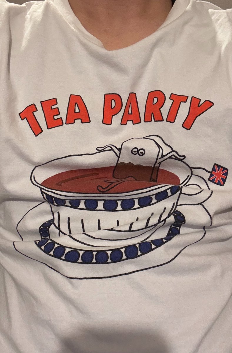 prs_micro's tweet photo. なんか変なTシャツ持ってたかな？と思ったら着てたわ。 https://t.co/BsX4j24C0Y