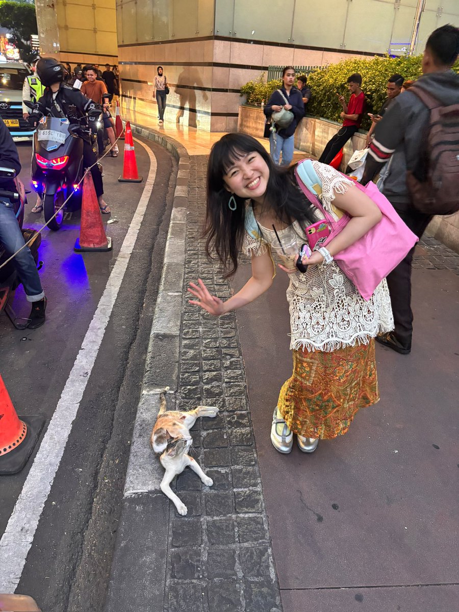chromatogrebi's tweet photo. Kenapa ya suka banget melihat diri sendiri dipotoin temen2ku yang sayang sama aku :3 i shine https://t.co/UZDuCtkyJJ