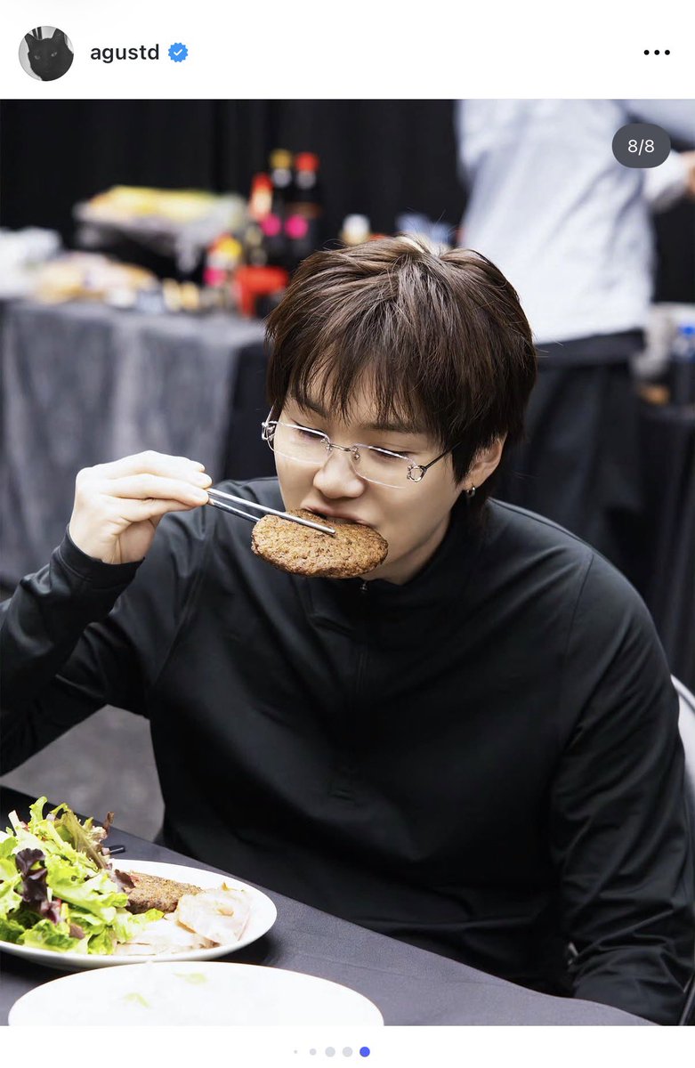bangtan_abraxas's tweet photo. 민윤기 인스타 할 때 귀여운 건 맨 뒷장에 넣는거 아는 사람 https://t.co/2i8zhOetmX
