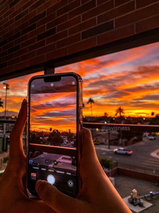 itsD3lay's tweet photo. yo cada vez que veo un atardecer https://t.co/EZmTWyNbjk