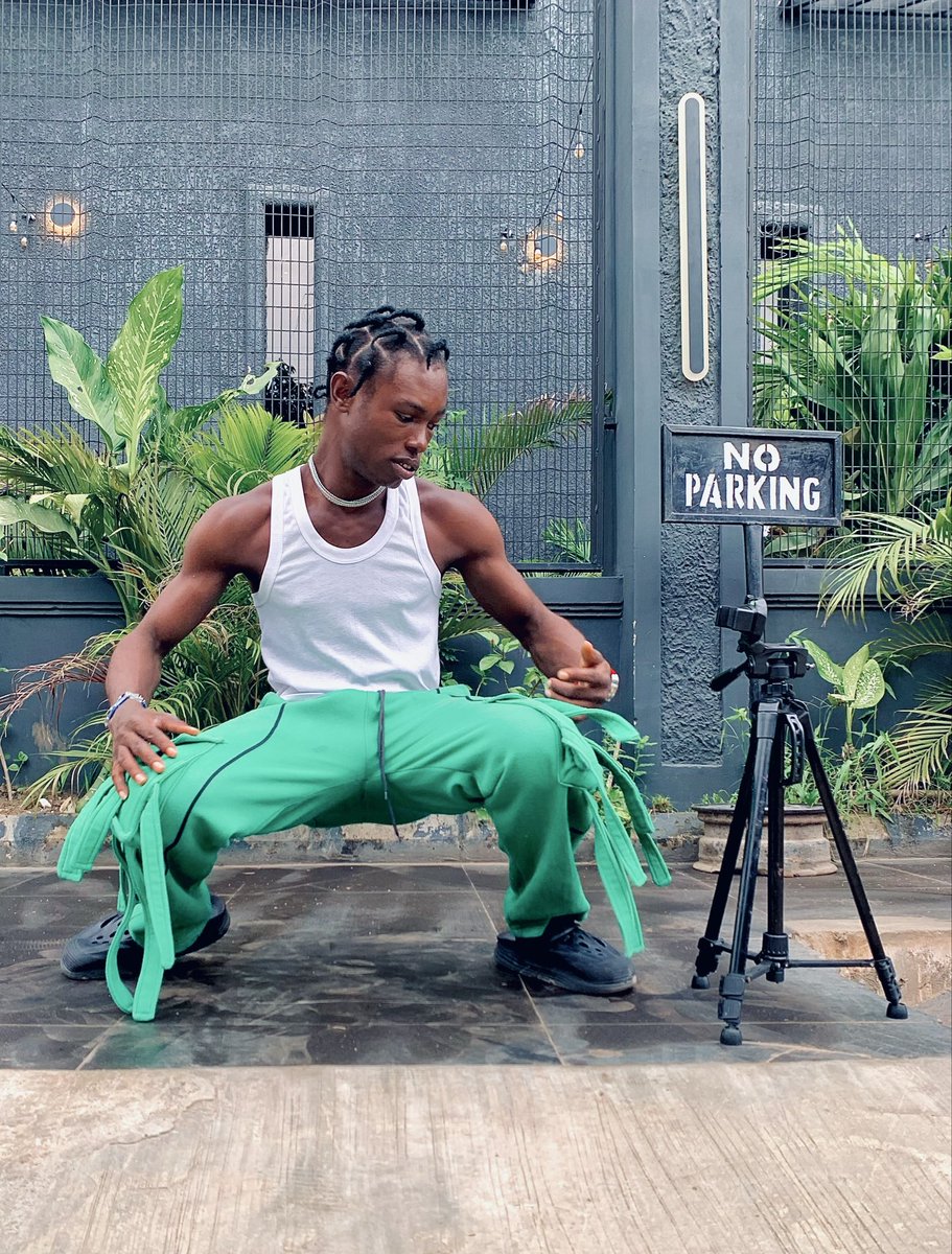 worry_doo's tweet photo. WORRY DOO 
THE KING OF THE SWAGGER 🤘🌍🚀 https://t.co/UMKqPElkm0