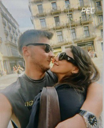 sofidarkspacee's tweet photo. Nose to nose that’s so cute ❤️🥹 https://t.co/Gobs5hXBE8
