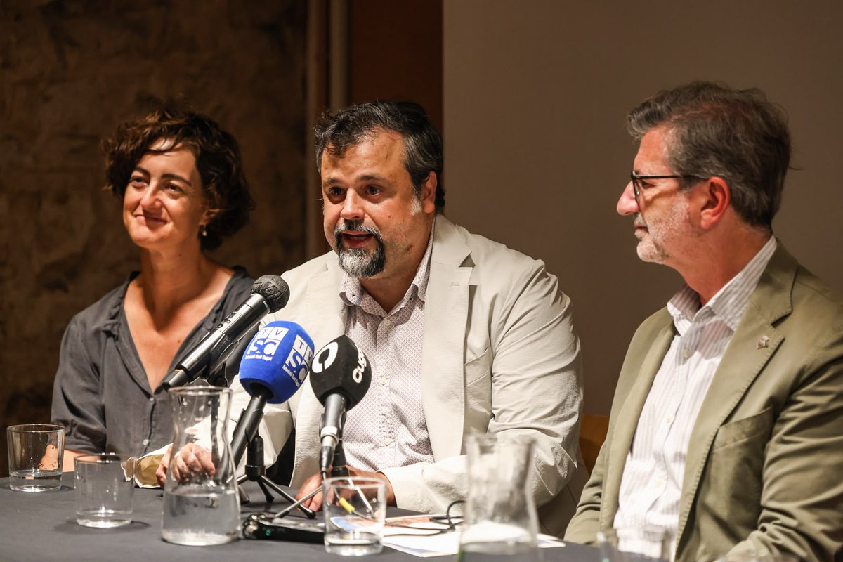 Veolia_Cat's tweet photo. 🎼 Assistim a la presentació del concert de l’Orquestra Simfònica de #SantCugat.

📅 El concert se celebrarà el dimecres 8 de juliol a la plaça d’Octavià.

🤝 Reafirmem el nostre compromís amb les iniciatives que impulsen la vida cultural del municipi. https://t.co/9L0z2U4upF