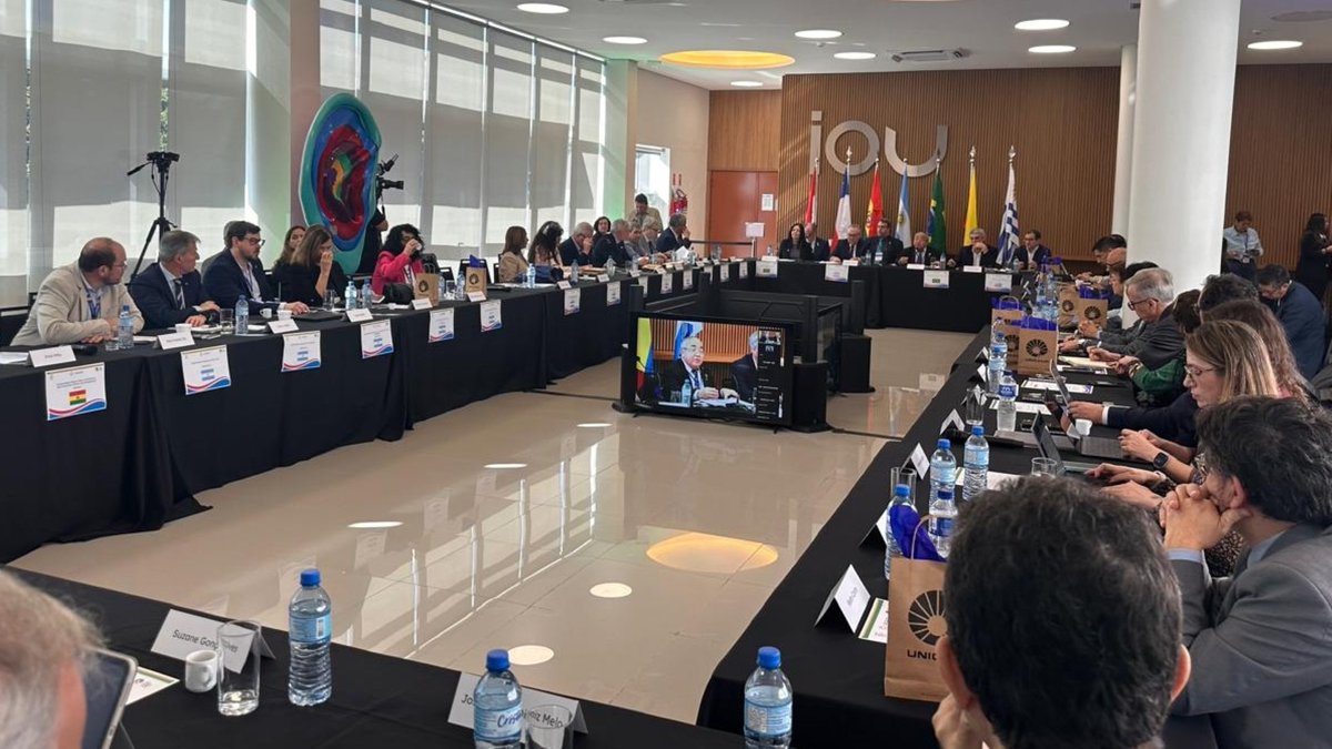 UNP_Paraguay's tweet photo. Continúa en la Universidad Estatal de Campinas (Brasil) la 89.ª Sesión del Consejo de Rectoras y Rectores de la AUGM. La UNP participa en esta segunda jornada, representada por la vicerrectora, Gladys Brítez, acompañando la agenda de cooperación académica e integración regional. https://t.co/mFrkHNMM1q