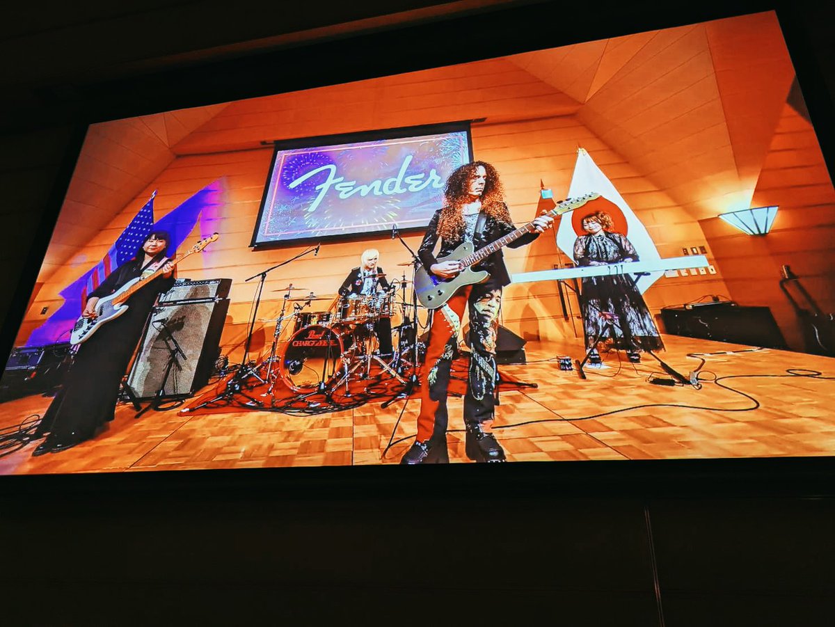 CHARGEEEEEE's tweet photo. Congratulations on the 250th anniversary of the founding of the United States🐈🙌🏻🐈🙌🏻🇺🇸🇯🇵🇺🇸🇯🇵🇺🇸🇯🇵🎉🎉🎉🎉

#martyfriedman
#250anniversary
#pearldrums
#sabian 
#fender https://t.co/GEKKm6Hyhe