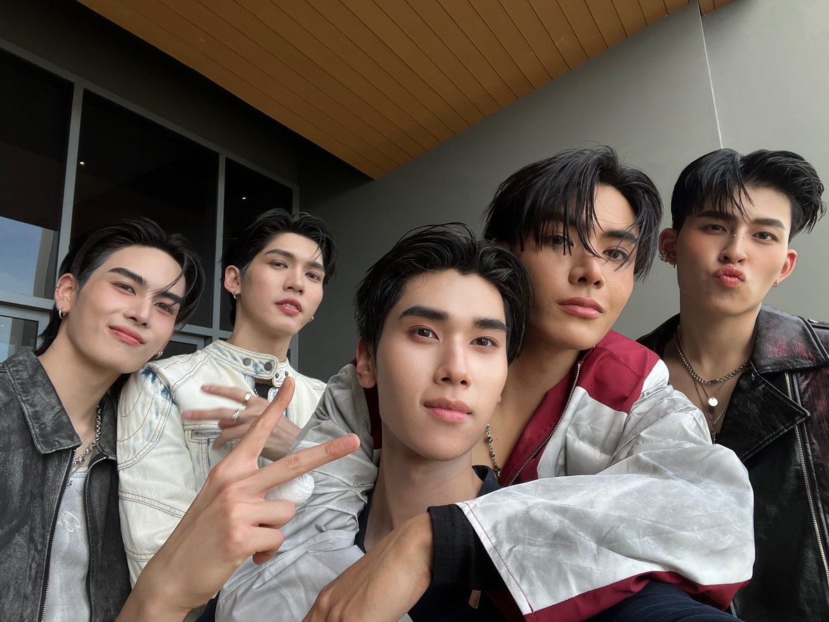 natachailover_'s tweet photo. i still remember that day.. it feels like a dream sksksks https://t.co/BulW36VBct