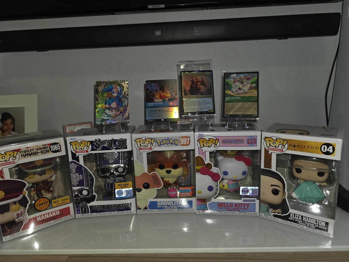 avellan20's tweet photo. Good morning #funkofam and new #tcgfam!
First giveaway in a long time. The winner can choose one of the following items: a Funko Pop or cards. (The Funko will be shipped with a Pop Protector, and cards will be shipped with penny sleeves, a top loader, and a ding protector.)
Rules are the same: Follow, like, and retweet. The winner will be announced Friday, July 10th.
Please be respectful and good luck! #dragonball #locana #MGT #FunkoPOPNews #funkopop #giveaway