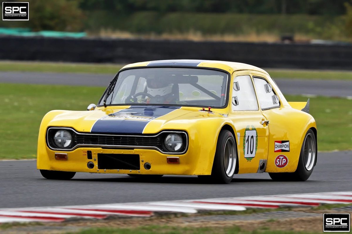 Thundersaloons's tweet photo. 📢 Attention Paddock: Historic Modsports at Thruxton!
This weekend, watch out for -
🏁 S. Barnard - Ford Escort 2.0
🏁 A.Wilson - DAF 55 5.0
🏁 M. Reynolds - Mustang 5.4
🏁 N. Vaughan - Chevrolet Corvette 8.8
#HistoricModsportsSpecialSaloons | #Thruxton
(📸©️ @spcphotomedia) https://t.co/dtyHlWkzFs