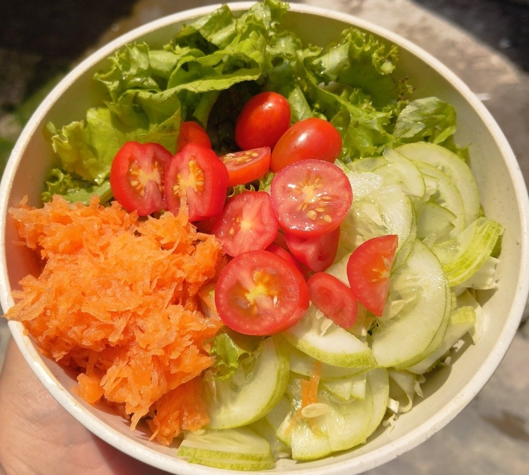 _skyxzview's tweet photo. @tanyakanrl real food :v https://t.co/H81G9LMIfT