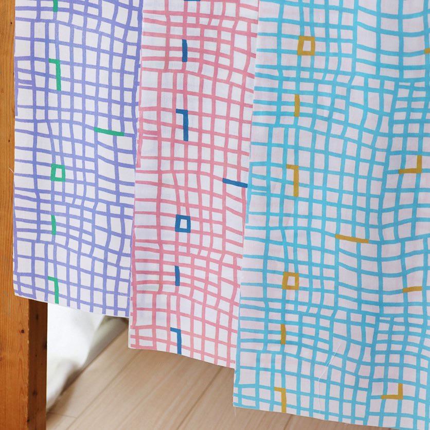 kibayoko's tweet photo. nunocotofabricさん（ @nunocoto ）で新作リリースしていただきました。

ゆらめく格子

気の抜けるようなチェックを作りたくて描きました。
パキッと映える色で作りましたので、きっと何に仕立てても可愛いです❤︎

https://t.co/7s9IBZ2zsY https://t.co/klCO4FLwVI
